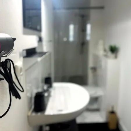 I Spacious Private In Heart Of Appartement *