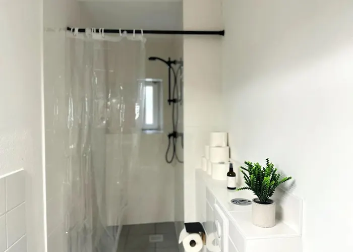 דירה I Spacious Private In Heart Of *