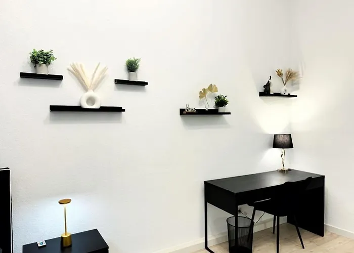 I Spacious Private In Heart Of *