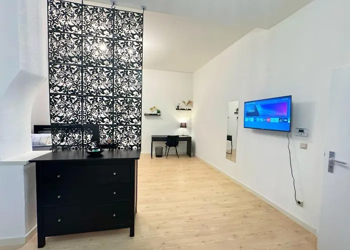 דירה I Spacious Private In Heart Of