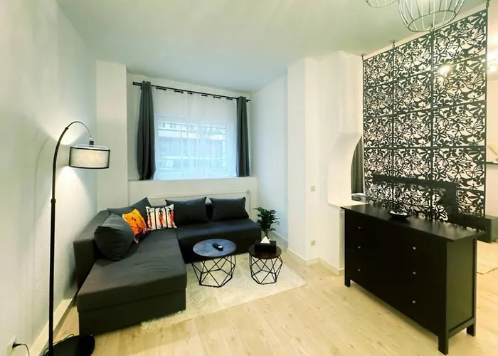 I Spacious Private In Heart Of דירה ברלין