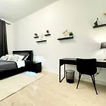 I Spacious Private In Heart Of Lejlighed