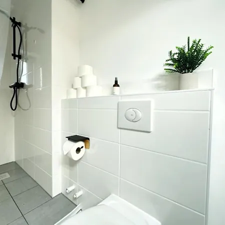 I Spacious Private In Heart Of * برلين