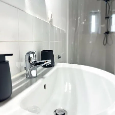 شقة I Spacious Private In Heart Of *