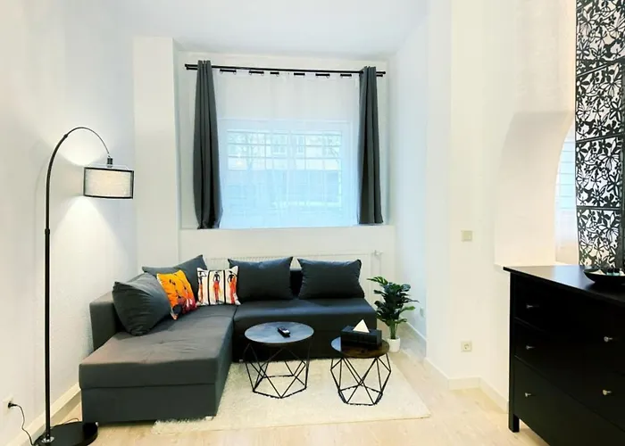 I Spacious Private In Heart Of *