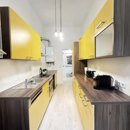 I Spacious Private In Heart Of Berlin