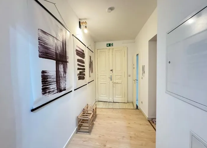 I Spacious Private In Heart Of * برلين
