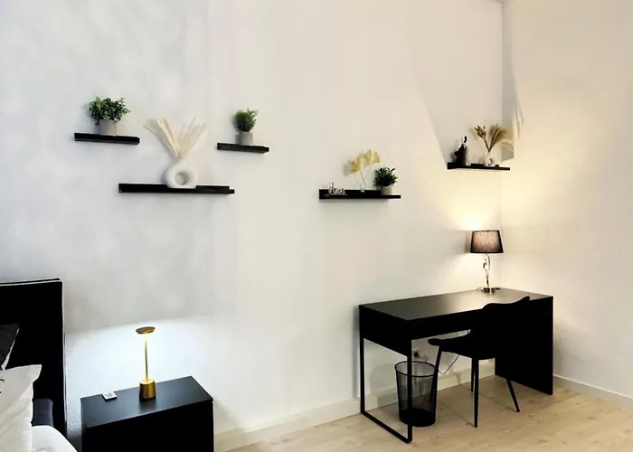 I Spacious Private In Heart Of * برلين