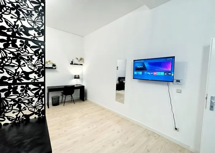 I Spacious Private In Heart Of شقة